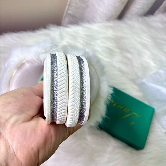 NIB Lauren Lorraine Fluffy White Sparkled Sandals - Picture 5 of 11